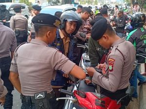 Polisi Sweeping Pelajar di Jalan Gatsu, Ada yang Bawa Mercon-Pylox