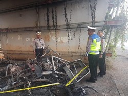 14 Motor Barang Bukti di Pospol Slipi Dibakar Massa Aksi, 8 Lainnya Dijarah