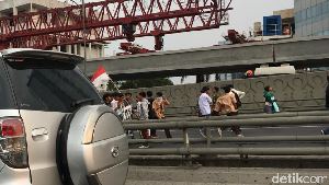 Ada Massa Pelajar di Tol Dalam Kota