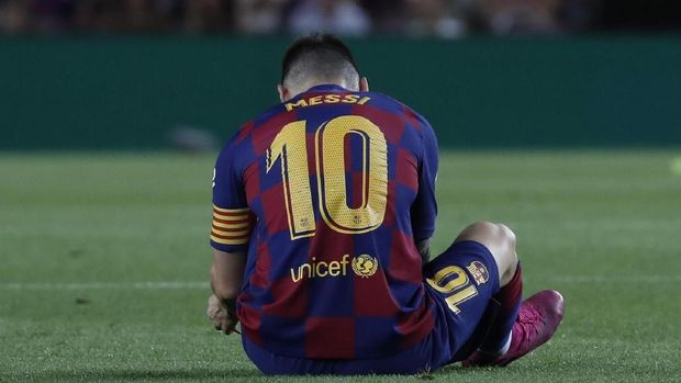 Lionel Messi mengalami cedera di laga lawan Villarreal.