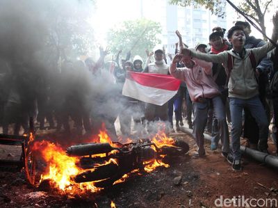 Duh! Massa Pelajar Ikut-ikutan Demo