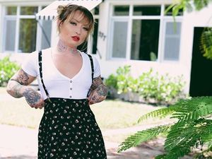 Potret Model Bertato yang Jualan Celana Dalam Bekasnya Rp 1,4 Juta