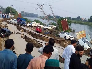 Ganasnya Gempa di Pakistan, 100 Rumah Hancur Ganasnya Gempa di Pakistan, 100 Rumah Hancur