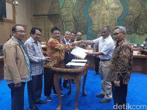 Malam-malam, ESDM Serahkan 938 Daftar Masalah Revisi UU Minerba