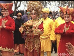 Meriahnya Pesta Rakyat Festival Pamalayu di Dharmasraya