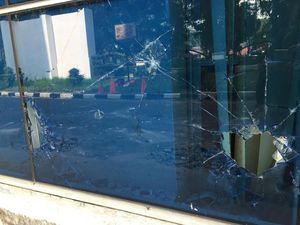 Kaca-kaca Pecah, DPRD Sumut Hitung Kerusakan Gedung Akibat Demo Ricuh