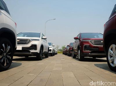 Bagai Pinang Dibelah Dua, Wuling Almaz dan Chevrolet Captiva