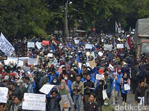 Demo Mahasiswa Pekalongan: Lebih Banyak Korupsi Siapa, yang Buat UU Siapa