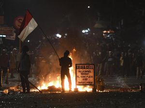 Massa Demo Rusuh, Stasiun Palmerah Ditutup Sementara