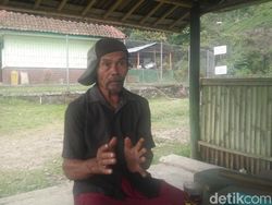 Cerita Kakek Sumo 10 Jam Daki Gunung Slamet untuk Padamkan Api