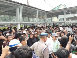 Diimbau Tak Demo ke Jakarta, Pelajar dari Bogor Tertahan di Stasiun