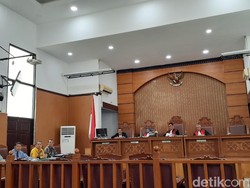 Bamsoet Tak Hadir, Sidang Gugatan 261 Lulusan SKD CPNS Ditunda