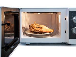 Hal Penting yang Harus Diperhatikan Sebelum Panaskan Olahan Ayam