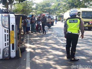 Tiga Kendaraan Tabrakan di Probolinggo, Satu Orang Tewas di Lokasi