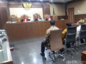 Cerita Saksi Diminta Bowo Sidik Tukar Uang untuk Logistik Dapil Cerita Saksi Diminta Bowo Sidik Tukar Uang untuk Logistik Dapil