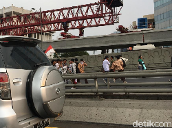 Berita Populer: Demo Pelajar di Tol, Wuling Ekspor Almaz Buatan RI