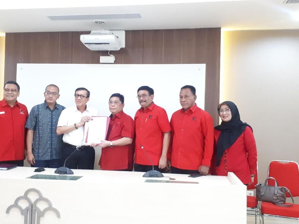 PDIP Daftarkan Kepengurusan Baru Hasil Kongres Bali ke Kemenkum HAM PDIP Daftarkan Kepengurusan Baru Hasil Kongres Bali ke Kemenkum HAM