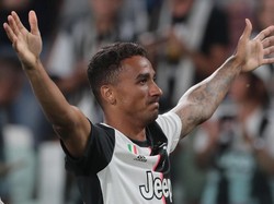 Danilo Cedera, Juventus Krisis Bek Kanan