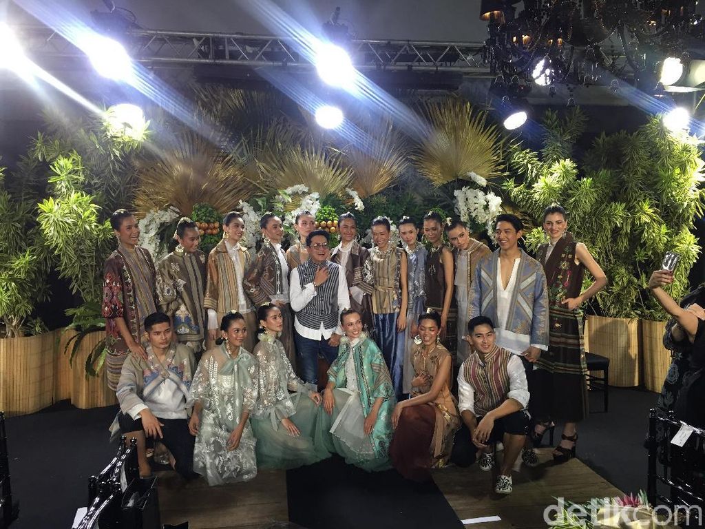 Fashion Show Dibayangi Aksi Demo, Denny Wirawan Tak Bisa Tidur