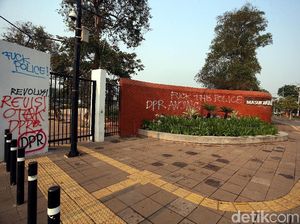 Kawasan GBK Jadi Sasaran Vandalisme Mahasiswa