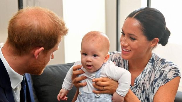 Pangeran Harry bersama Meghan Markle dan putranya