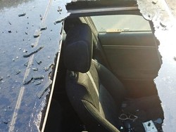 Kaca Honda Civic Meledak Gara-gara Taruh Sampo di Dalam Mobil