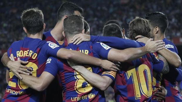 Barcelona meraih kemenangan dengan skor 2-1 atas Villarreal di akhir pertandingan.