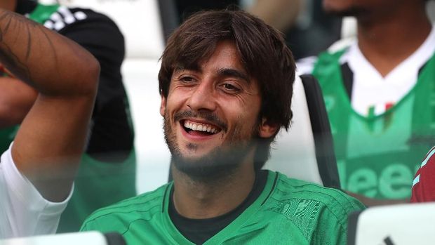 TURIN, ITALY - AUGUST 25:  Mattia Perin of Juventus looks on prior to the Serie A match between Juventus and SS Lazio at Allianz Stadium on August 25, 2018 in Turin, Italy.  (Photo by Marco Luzzani/Getty Images)