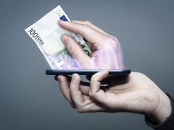Penggunaan Tunai Mulai Berkurang, Uang Digital Naik Daun?
