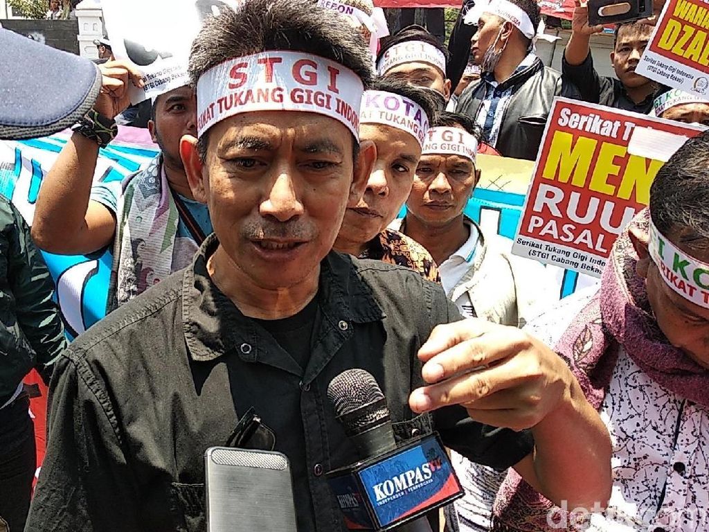Pasal Kriminalisasi Muncul Lagi, 75 Ribu Tukang Gigi Terancam Nganggur