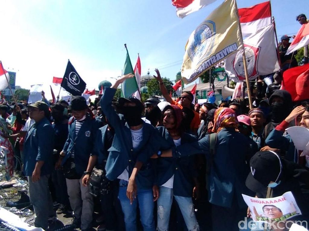 Revolusi Politik Ruang Publik Revolusi Politik Ruang Publik
