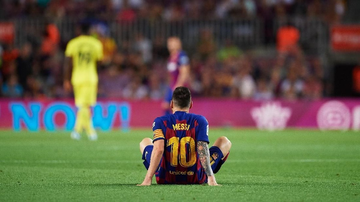 Lionel Messi cedera otot paha. (Foto: Alex Caparros / Getty Images)