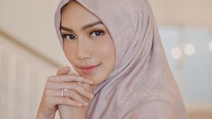 Inspirasi Gaya Hijab Pastel Ala Melody Prima, Bintang FTV yang Jadi Ibu Muda