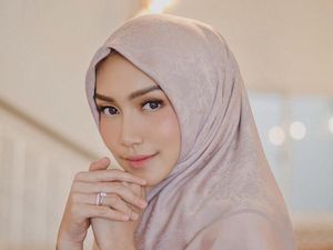 Inspirasi Gaya Hijab Pastel Ala Melody Prima, Bintang FTV yang Jadi Ibu Muda