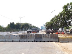 Antisipasi Demo Hari Ini, Jalan Gatot Subroto Arah DPR Dialihkan
