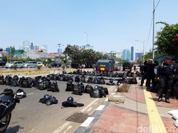 Aparat Kembali Siaga di Jl Gatsu Dekat Gedung DPR Siang Ini