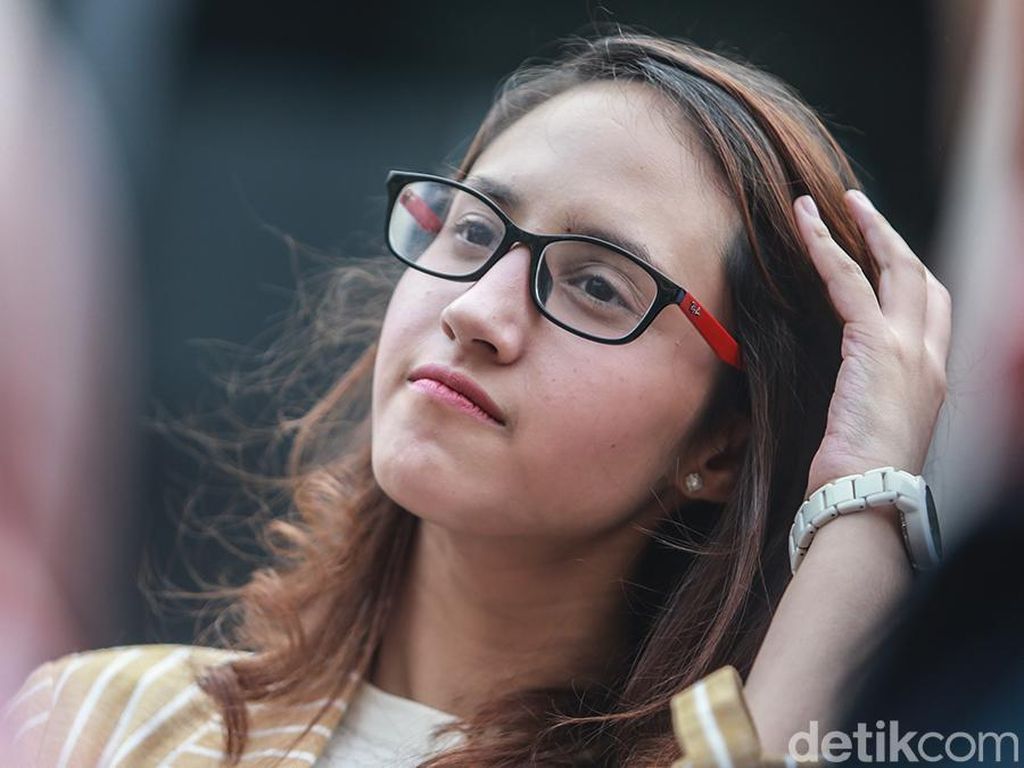 Kala Hakim MK Ingatkan Tsamara Dkk Jangan Sampai Bayi Bisa Ikut Pilkada Kala Hakim MK Ingatkan Tsamara Dkk Jangan Sampai Bayi Bisa Ikut Pilkada