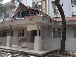 Gempa M 6,5 Ambon, Jembatan hingga Kantor Pemerintah Rusak
