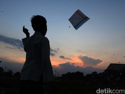 Waspada Terjerat Benang Layang-layang