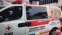 Salah satu mobil ambulans yang terparkir di Mapolda Metro Jaya