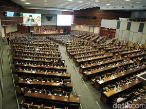 Paripurna Penetapan Mitra Kerja Komisi DPR Hujan Interupsi