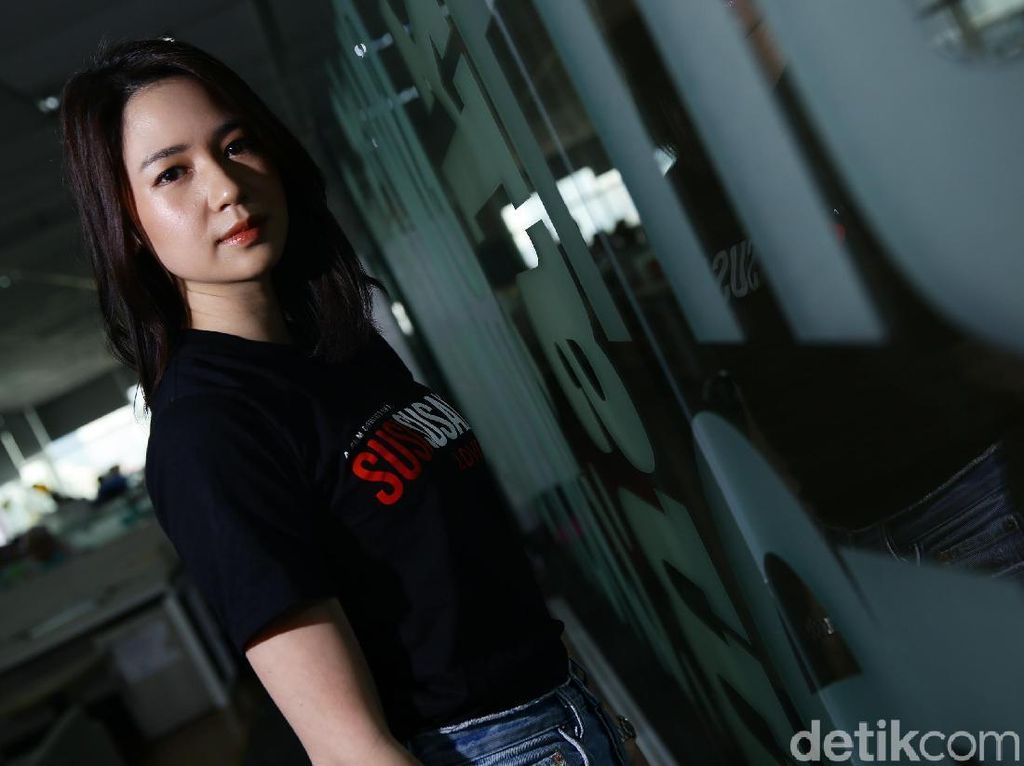 Laura Basuki Temui Susi Susanti untuk Dalami Peran Laura Basuki Temui Susi Susanti untuk Dalami Peran