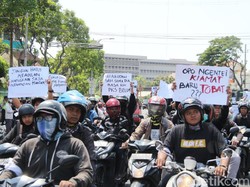 Mahasiswa Surabaya Bergerak, DPRD Jatim Jadi Sasaran Aksi Demo