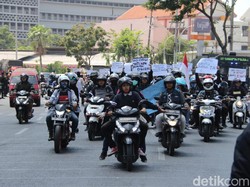 Rombongan Mahasiswa dan Pelajar Mulai Bergerak Menuju DPRD Jatim