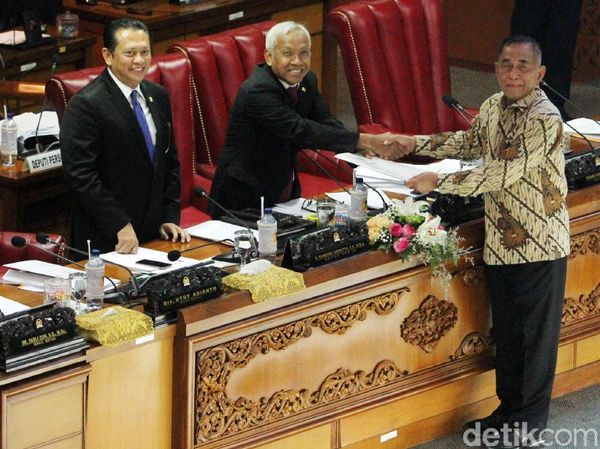 Paripurna DPR Sahkan RUU soal Bela Negara Jadi UU