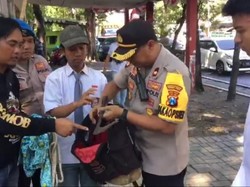 Sweeping Pelajar SMK yang Ikut Demo, Polisi Temukan Celurit dan Pisau