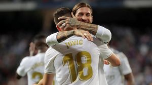 Pelan tapi Pasti, Real Madrid Puncaki Klasemen