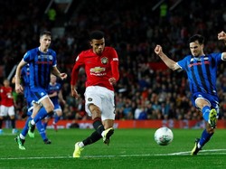 Memasuki babak kedua, MU kembali menekan Rochdale. Greenwood memiliki sejumlah peluang untuk membawa MU unggul. Namun Sanchez masih mampu menghalaunya. Istimewa/Jason Cairnduff/Reuters.