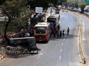 Jalan Gatsu Menuju Gedung DPR Masih Ditutup
