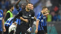 Juga memulai musim dengan sangat impresif adalah Inter Milan. Era baru Nerazzurri bersama Antonio Conte mengantar mereka meraih enam kemenangan dari enam pertandingan Liga Italia. (Daniele Mascolo/Reuters)
